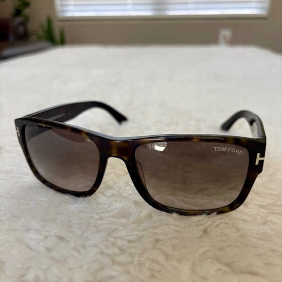 Tom Ford TF 445 52B Brown/Black Tortoise Gradient Unisex Sunglasses main image 12